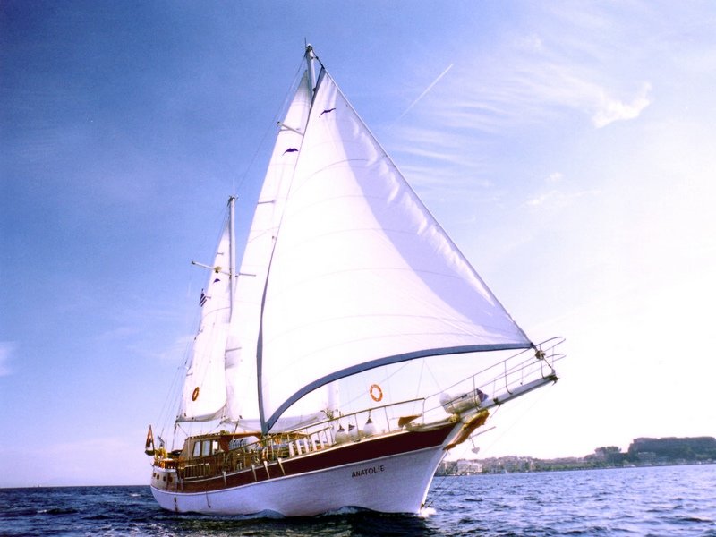 Greek yacht charter on Anatolie