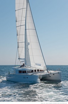 Sailing catamaran Evi