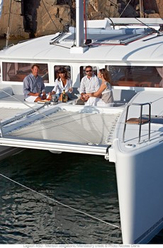 Sailing catamaran Evi - The foredeck