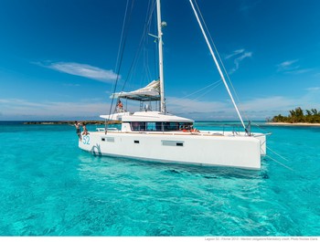 Sailing catamaran Nicolas - Anchored in a bay