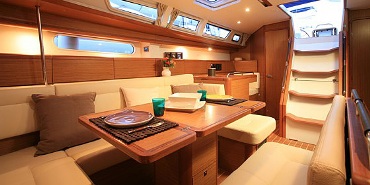 sun Odyssey 49i Salon